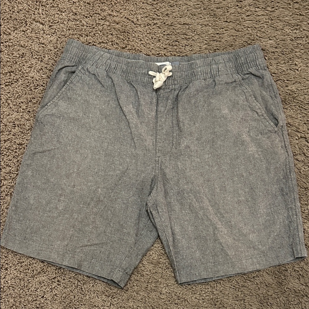 Old Navy Men's Heather Gray Flat Front Shorts